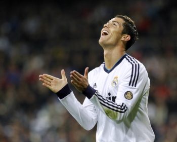 20140104-cristiano-ronaldo-vdv-nam-hay-nhat-nam-2013-1.jpeg