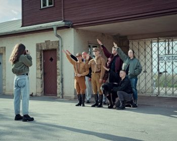 Uusi sarja (NSU - German History X) 1/3. Syylliset: Tänään se alkaa. Tosipohjainen minisarja Saksaa järkyttäneestä tapauksesta, kun Saksojen yhdistymisen myötä alkanut nuorten radikalisoituminen johti ns. kebab-murhiin. Yle Kuvapalvelu