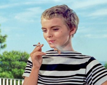 (Bonjour Tristesse, USA 1958) Francoise Saganin romaanin filmatisointi playboy-isän ja hänen tyttärensä huolettoman dekadentista elämästä Ranskan Rivieralla. O: Otto Preminger. N: Jean Seberg, David Niven, Deborah Kerr. HD. Kuvassa Cecile (Jean
Seberg).
Yle Kuvapalvelu