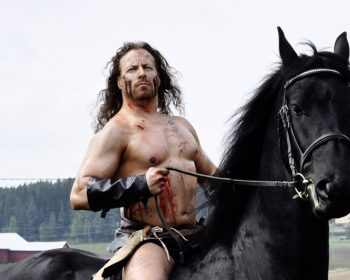 Elokuva suomensukuisesta show-painija Michael 'StarBuck' Majalahdesta ja hänen fantasioista rakkauden ja vihan maailman välillä. O: Oskari Pastila. T: Emarald Gate Industries Oy. HD. Kuvassa Michael 'StarBuck' Majalahti.
Yle Kuvapalvelu