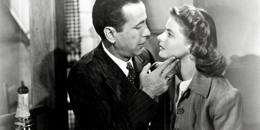 (USA 1942) Kaikkien aikojen palvotuimmassa rakkauselokuvassa entinen rakastettu palaa natseja paetessaan yökerhon omistajan elämään Marokossa. N: Humphrey Bogart, Ingrid Bergman, Claude Rains. O: Michael Curtiz.  Kuvassa Richard "Rick" Blaine
(Humphrey
Bogart) ja Ilsa Lund Lazlo (Ingrid Bergman). Yle Kuvapalvelu