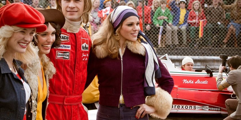 Rush (12) Tositarinaan perustuva draamaelokuva kertoo kahden F1-kuskin keskinäisestä kilpailusta. James Hunt on komea englantilainen playboy ja Niki Lauda järjestelmällinen itävaltalainen taituri. Tarina esittelee kuskien persoonallisia tyylejä, rakkauselämää ja huikeaa vuoden 1976 kautta, jonka aikana molemmat ovat valmiit uhraamaan kaiken maailmanmestaruuden eteen. Virheisiin ei ole varaa, sillä epäonnistumisen hinta on kuolema. Ohjaus: Ron Howard, USA 2013 (117'). Pääosissa Chris Hemsworth, Daniel Brühl, Olivia Wilde ja Alexandra Maria Lara.
SUB
Kuvassa mm. Chris Hemsworth