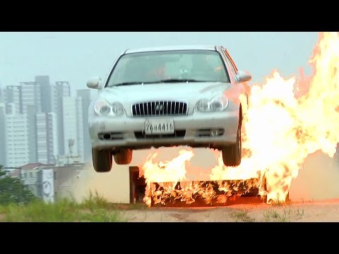 Tältä näyttää Top Gear Korean juontajatiimi