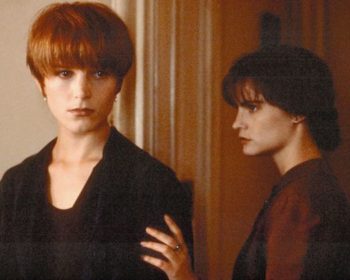 No Merchandising. Editorial Use Only. No Book Cover Usage.
Mandatory Credit: Photo by Columbia/REX/Shutterstock (5883300p)
Bridget Fonda, Jennifer Jason Leigh
Single White Female - 1992
Director: Barbet Schroeder
Columbia
USA
Scene Still
Mystery/Suspense
J.F. partagerait appartement