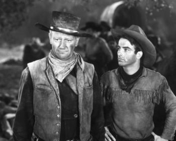 (Red River/USA 1948) Lännenklassikko karjatilan omistajasta, joka ottopoikansa kanssa lähtee suureen karjanajoon. O: Howard Hawks. N: John Wayne, Montgomery Clift, Joanne Dru, Walter Brennan. Kuvassa Thomas Dunson (John Wayne) ja Matt Garth (Montgomery
Clift).
Yle Kuvapalvelu