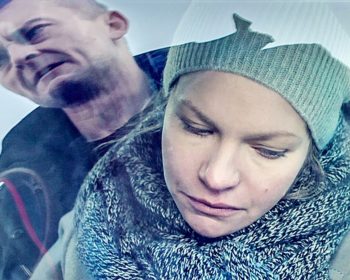 Rakkaus ja laki - vanhempainrakkaus. Kuka on syyllinen ja kuka syytön, kun äiti syyttää isää lasten hyväksikäytöstä. Tarina täydellisestä perheestä, jossa rakastetaan liikaa.  Pääosissa: Elina Hietala, Antti Mikkola, Susanna Haavisto, Timo Torikka.
Ohjaus Juha Lehtola
Kuvassa: Martti (Antti Mikkola) ja Laura (Elina Hietala).
Kuva: Petri Hyryläinen/Yle Kuvapalvelu