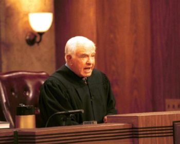 Judge Joseph Wapner's ``People's Court'' is back in session, if only for one day. The 81-year-old jurist returned to the set this week, a sweetly nostalgic exercise to celebrate his old show's 3,000th episode and maybe grab some attention in what has become one of television's most crowded genres. (AP Photo/The People's Court)