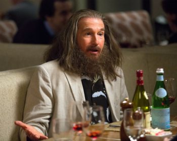 Nathan Flomm (Larry
David, kuvassa) on menettänyt omaisuutensa sekä vaimonsa typerän riidan seurauksena. Hän elää uutta elämäänsä syrjäisellä saarella, kunnes aiempi riitakumppanikin ilmestyy paikalle. N: Larry David ja Eva Mendes. T: HBO. HD.
Kuva: HBO/Yle Kuvapalvelu