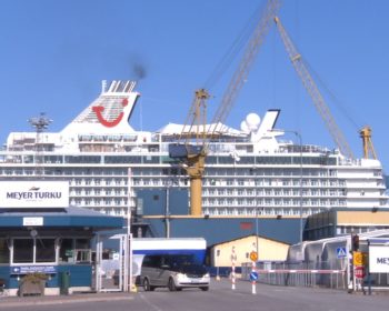 Suomesta on myyty viime vuosina valtava määrä tärkeitä yrityksiä ulkomaille. Suuri osa yrityksistä on päätynyt ruotsalaisille. Toimittajana Hannu Sokala.
Kuva: Turun telakka on saksalaisen Meyerin omistuksessa.