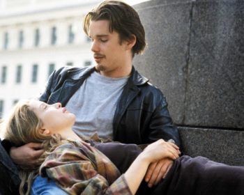 (Before Sunrise, USA 1995) Ainutlaatuinen, 20 vuotta kattava Rakkautta-trilogia käynnistyy kertomuksella kahden nuoren kohtaamisesta junassa ja illanvietosta Wienissä. O: Richard Linklater. N: Ethan Hawke, Julie Delpy. HD. Kuvassa Céline (Julie Delpy)
ja Jesse (Ethan Hawke).
Kuva: Warner Bros. Television Distribution Inc. / Yle Kuvapalvelu
