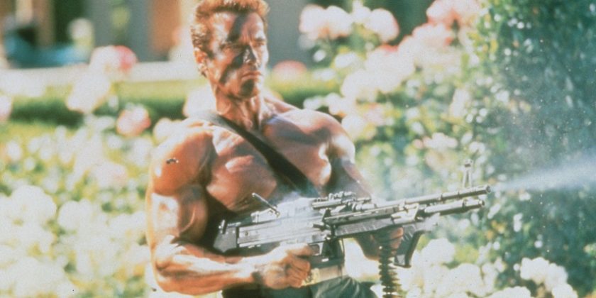 Commando (16). (Commando, USA, 1985) Tiukassa toimintapaketissa eläkkeelle jäänyt erikoisiskuryhmän päällikkö (Arnold Schwarzenegger) joutuu palaamaan viimeiselle tehtävälle pelastaakseen tyttärensä vihamielisen diktaattorin kynsistä. 87 min. Ohjaus: Mark L. Lester. Pääosissa: Arnold Schwarzenegger, Rae Dawn Chong, Dan Hedaya, Vernon Wells, Alyssa Milano. 

Kuvassa: Arnold Schwarzenegger (John Matrix).