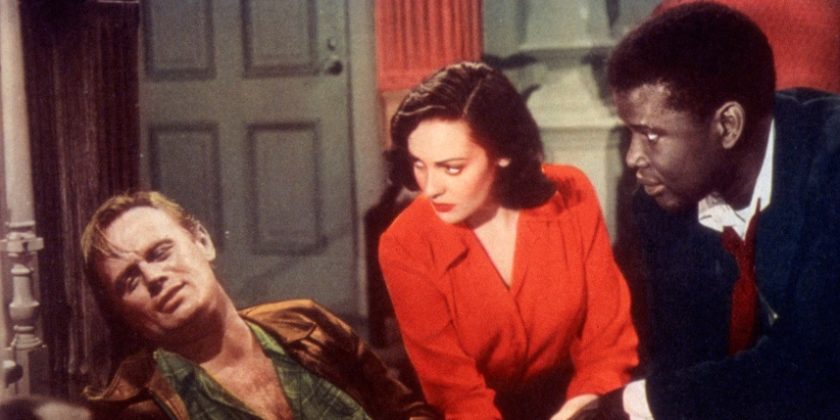 (No Way Out, USA 1950) Ajalleen harvinainen rasismin tutkielma, jossa mellakat uhkaavat pikkukaupunkia kun valkoinen rikollinen kuolee mustan tohtorin käsiin. O: Joseph L. Mankiewicz. N: Richard Widmark, Sidney Poitier. HD. Kuvassa Ray Biddle (Richard
Widmark), Edie Johnson (Linda Darnell) ja tohtori Luther Brooks (Sidney Poitier).
Kuva: Twentieth Century Fox International Television / Yle Kuvapalvelu