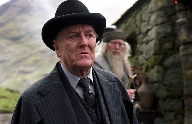 ROBERT HARDY as Cornelius Fudge (foreground) and MICHAEL GAMBON as Headmaster Albus Dumbledore in Warner Bros. Pictures' "Harry Potter and the Prisoner of Azkaban."