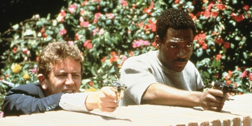 Kuvassa Judge Reinhold (Billy Rosewood), Eddie Murphy (Axel Foley).